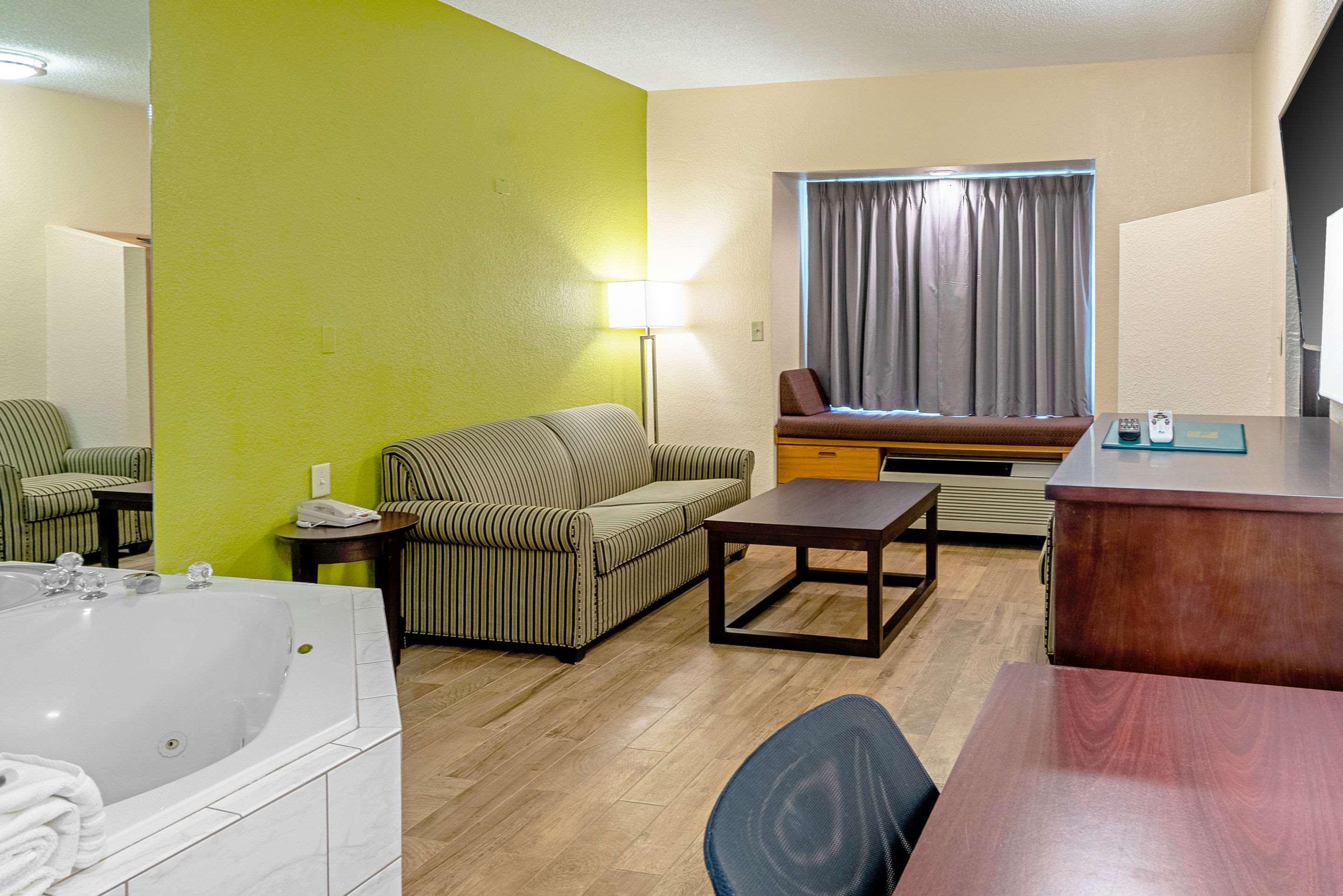 Quality Inn & Suites Robbinsville Dış mekan fotoğraf