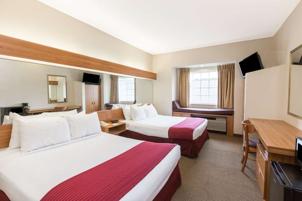 Quality Inn & Suites Robbinsville Oda fotoğraf