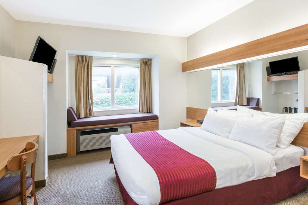 Quality Inn & Suites Robbinsville Oda fotoğraf